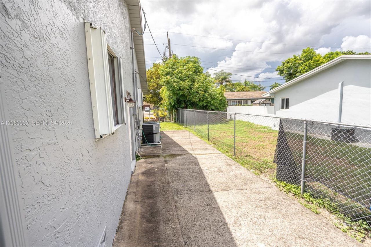 1830 SW 96th Ave , Miramar, FL 33025 Photo