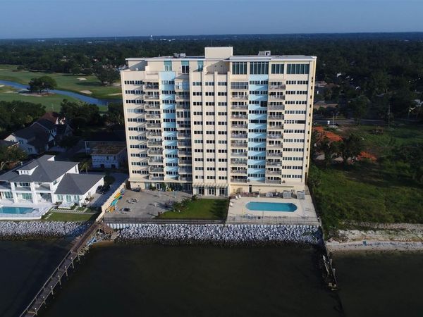 825 Bayshore Dr, Unit 703, Pensacola, FL 32507
