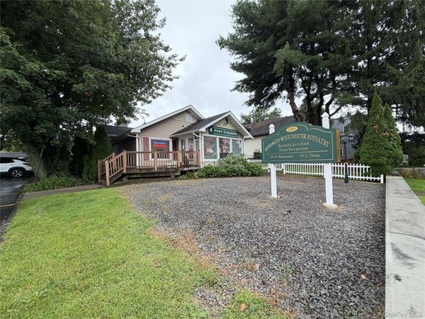 1990 E Main Street , Mohegan Lake, NY 10547