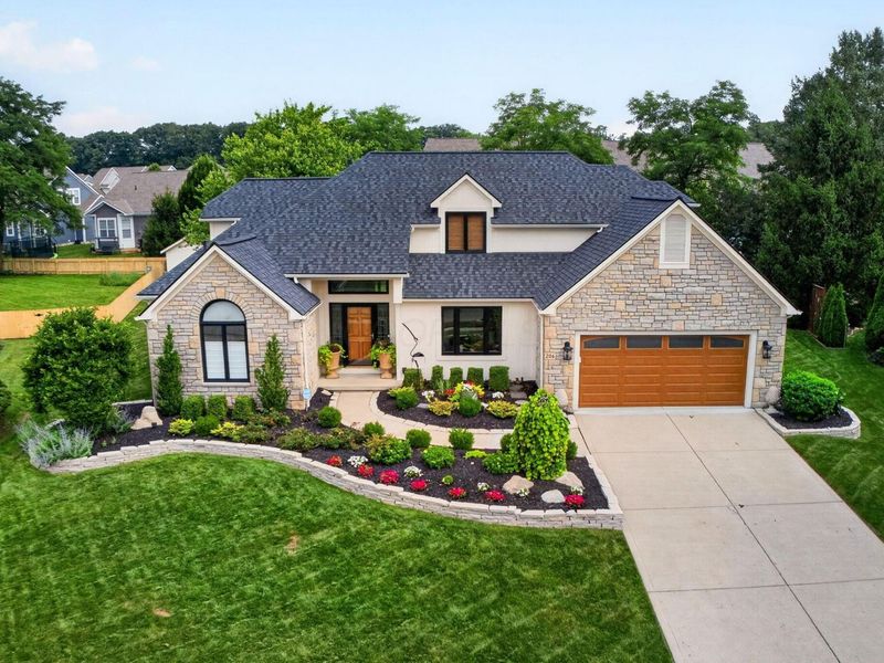 206 Baranof W, Westerville, OH 43081 Photo 1