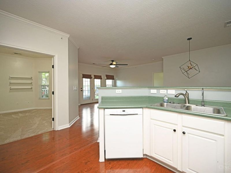 5425 Michelles Oak Court, Unit C, Cincinnati, OH 45248 Photo 10