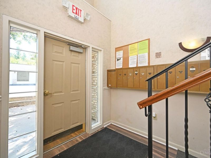 5425 Michelles Oak Court, Unit C, Cincinnati, OH 45248 Photo 3