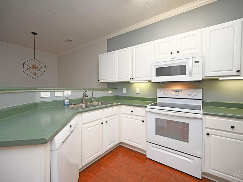 5425 Michelles Oak Court, Unit C, Cincinnati, OH 45248 Photo 8