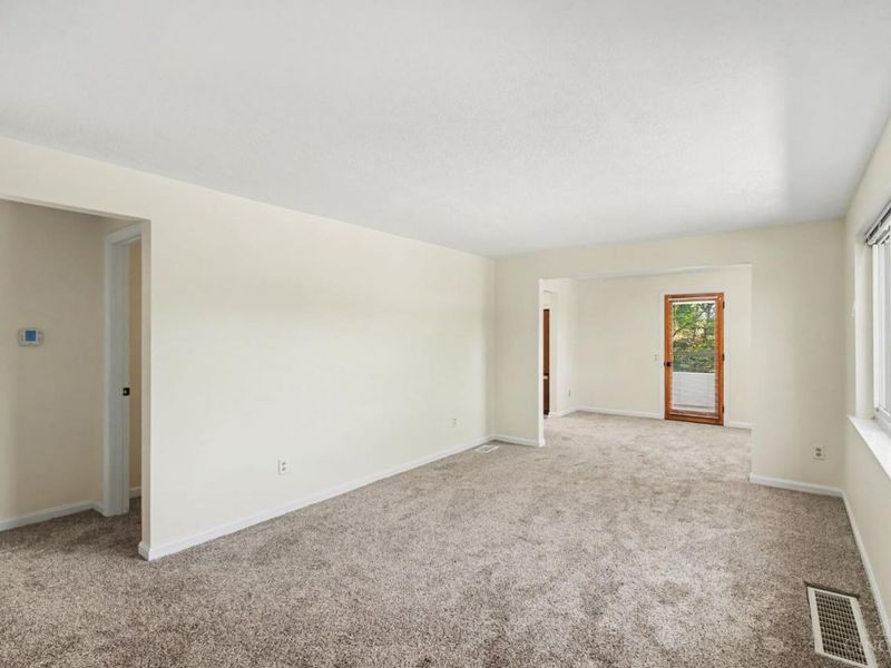 9512 Waxwing Drive, Blue Ash, OH 45241 Photo 3