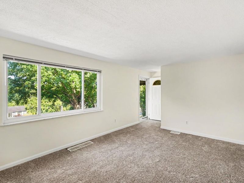 9512 Waxwing Drive, Blue Ash, OH 45241 Photo 4