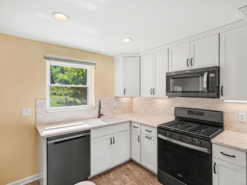 9512 Waxwing Drive, Blue Ash, OH 45241 Photo 5