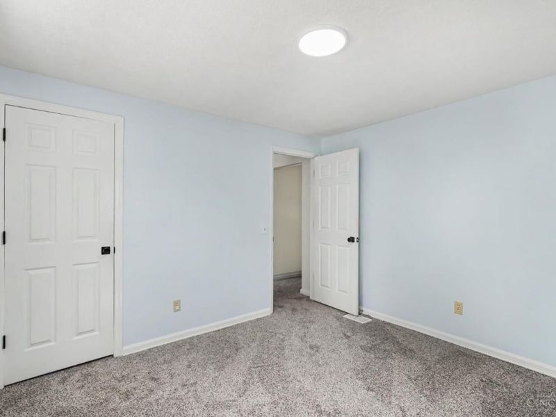 9512 Waxwing Drive, Blue Ash, OH 45241 Photo 8