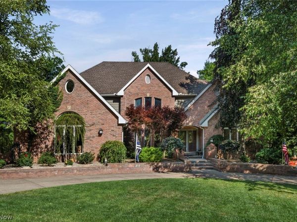 1226 Emerald Creek Drive, Broadview Heights, OH 44147
