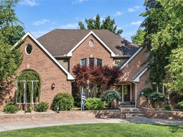 1226 Emerald Creek Drive, Broadview Heights, OH 44147
