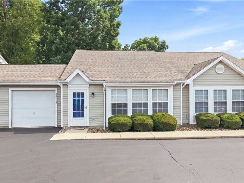 3211 Woodland Trail, Unit B, Cortland, OH 44410 Photo 1