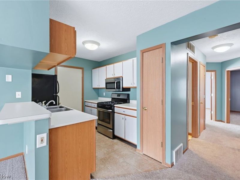 3211 Woodland Trail, Unit B, Cortland, OH 44410 Photo 10