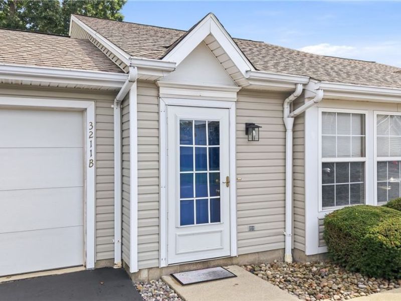 3211 Woodland Trail, Unit B, Cortland, OH 44410 Photo 3