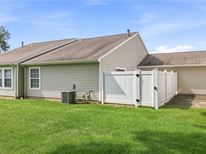 3211 Woodland Trail, Unit B, Cortland, OH 44410 Photo 4