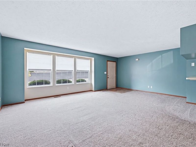 3211 Woodland Trail, Unit B, Cortland, OH 44410 Photo 8