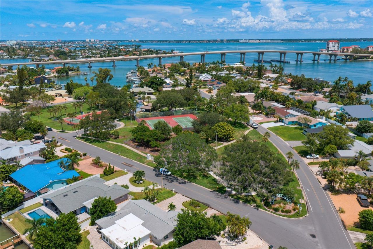 2972 E Vina Del Mar Boulevard, Saint Pete Beach, FL 33706 Photo