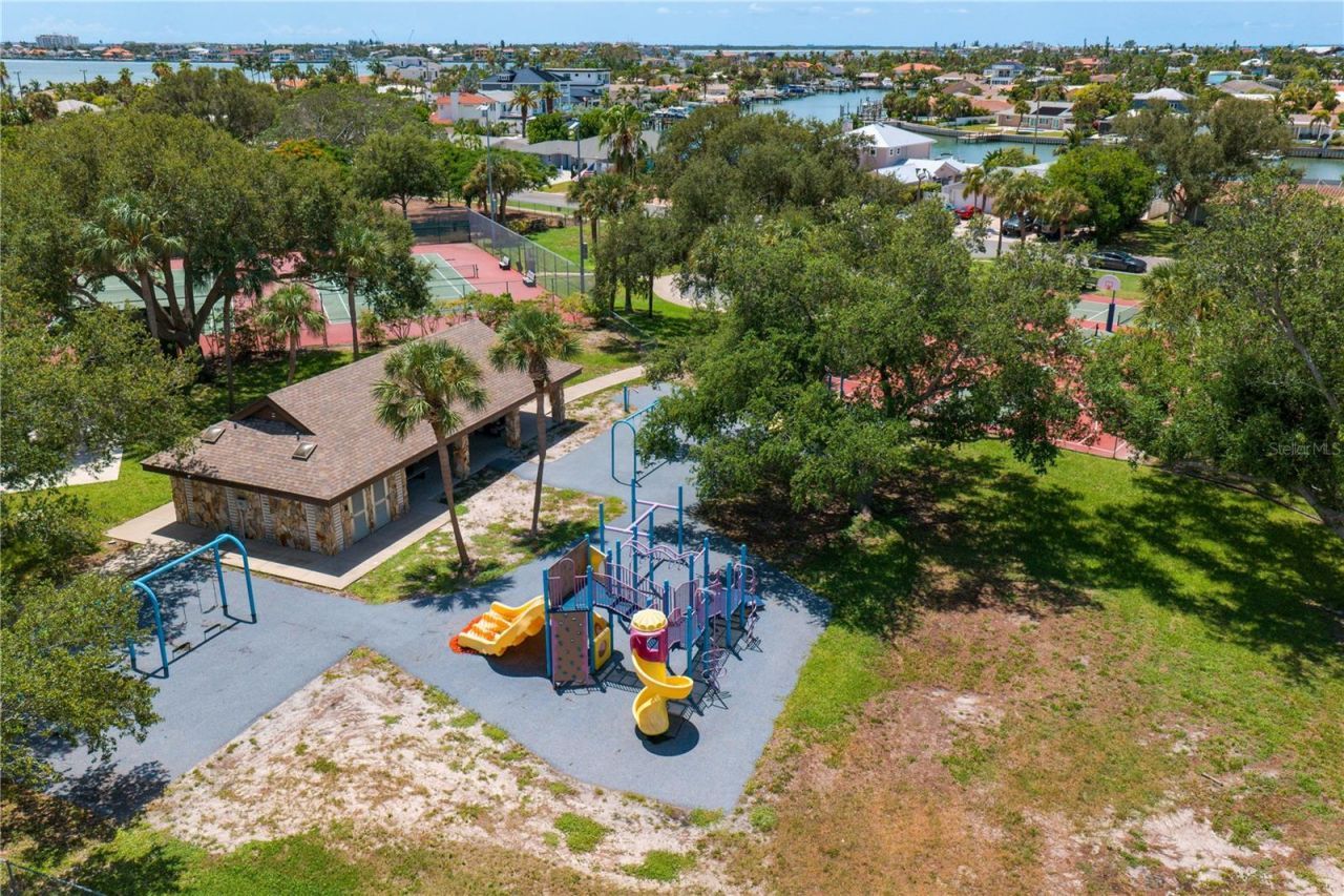 2972 E Vina Del Mar Boulevard, Saint Pete Beach, FL 33706 Photo