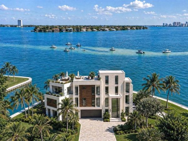 3200 HIGEL AVENUE, SARASOTA, FL 34242