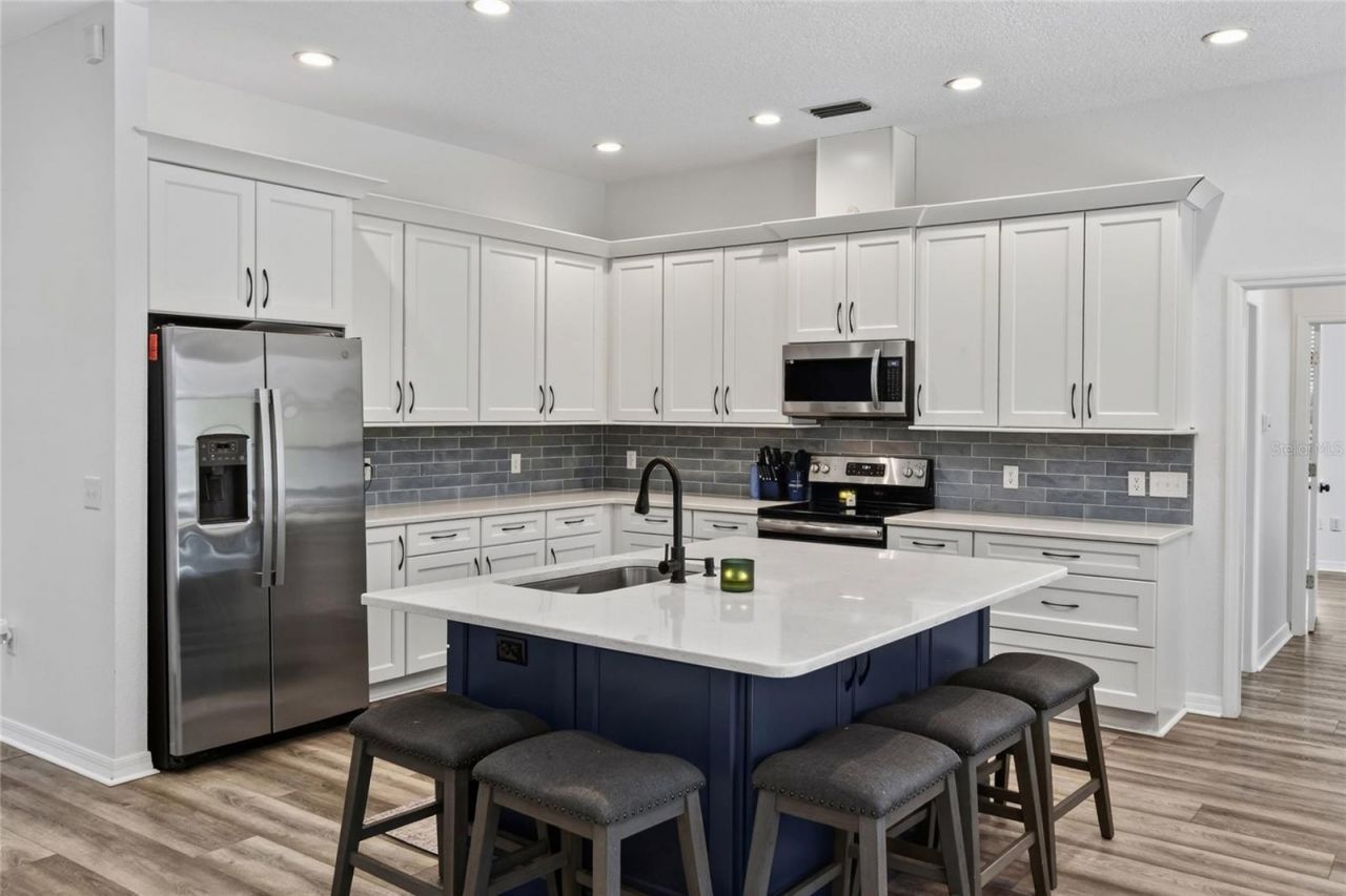 7365 Millbrook Oaks Drive , Lakeland, FL 33813 Photo