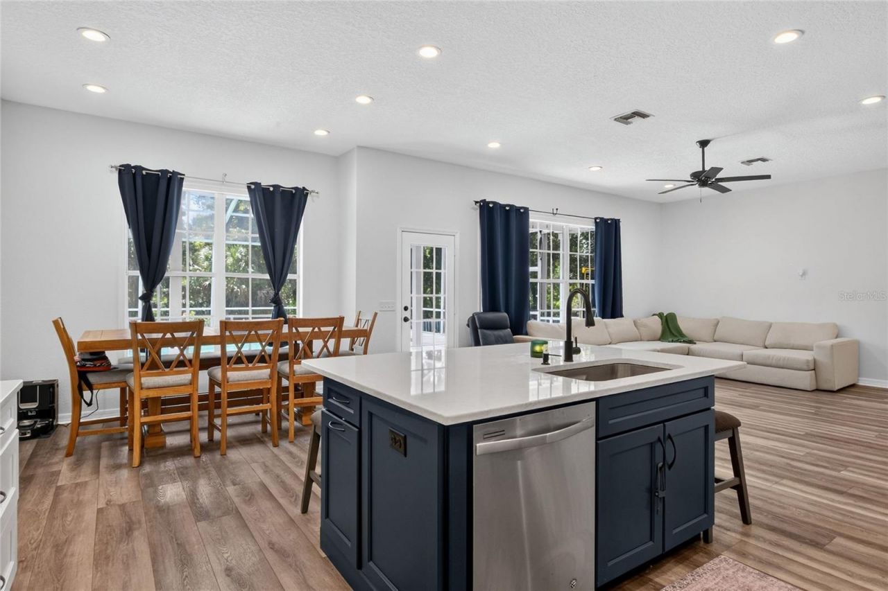 7365 Millbrook Oaks Drive , Lakeland, FL 33813 Photo
