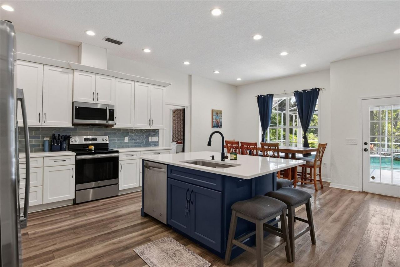 7365 Millbrook Oaks Drive , Lakeland, FL 33813 Photo