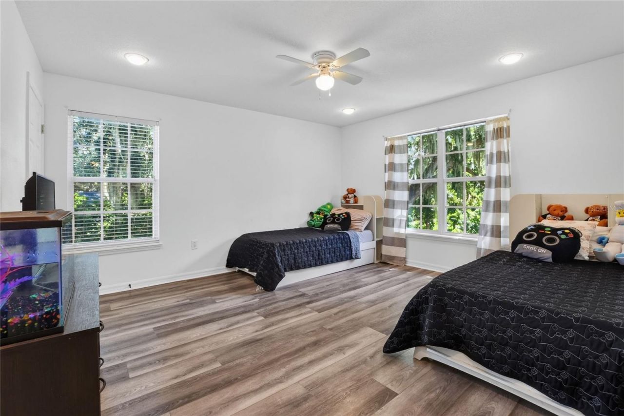 7365 Millbrook Oaks Drive , Lakeland, FL 33813 Photo