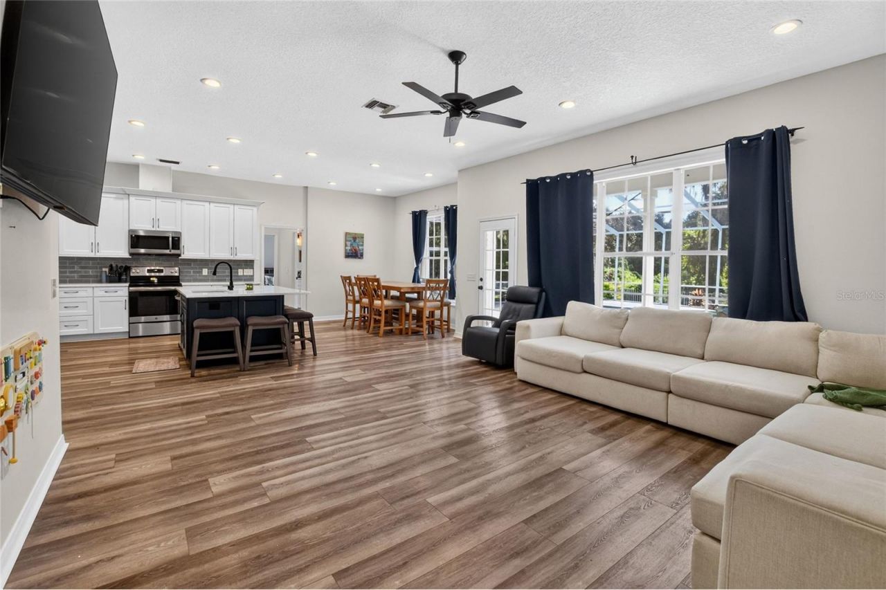 7365 Millbrook Oaks Drive , Lakeland, FL 33813 Photo