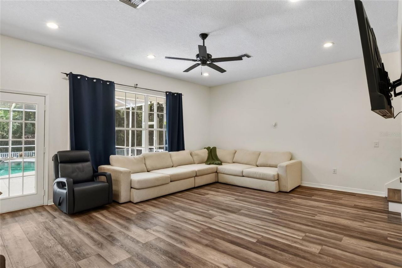 7365 Millbrook Oaks Drive , Lakeland, FL 33813 Photo