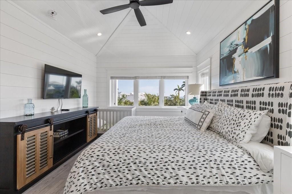 239 S Harbor Drive, Holmes Beach, FL 34217 Photo