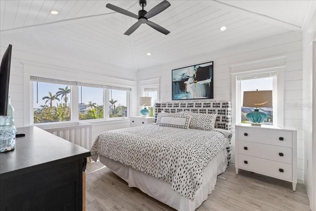 239 S Harbor Drive, Holmes Beach, FL 34217 Photo