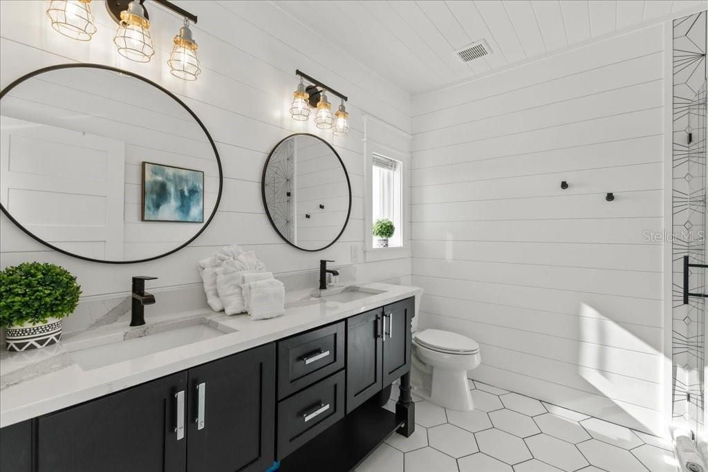 239 S Harbor Drive, Holmes Beach, FL 34217 Photo