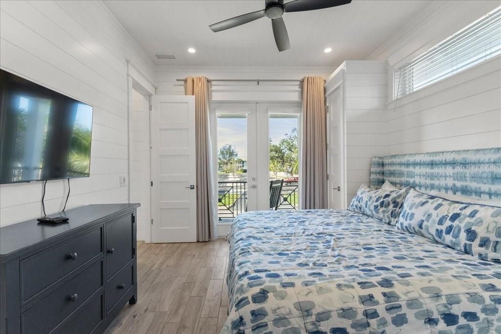 239 S Harbor Drive, Holmes Beach, FL 34217 Photo