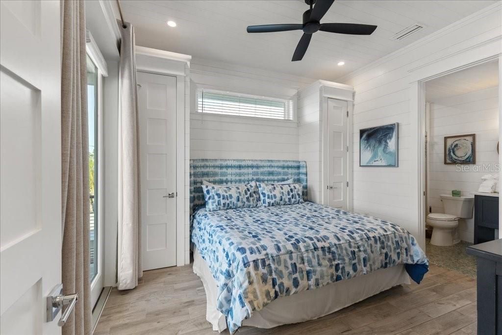 239 S Harbor Drive, Holmes Beach, FL 34217 Photo