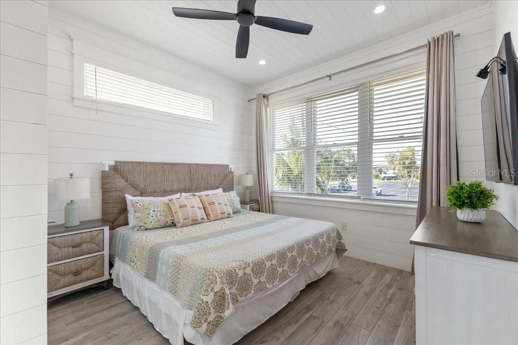 239 S Harbor Drive, Holmes Beach, FL 34217 Photo