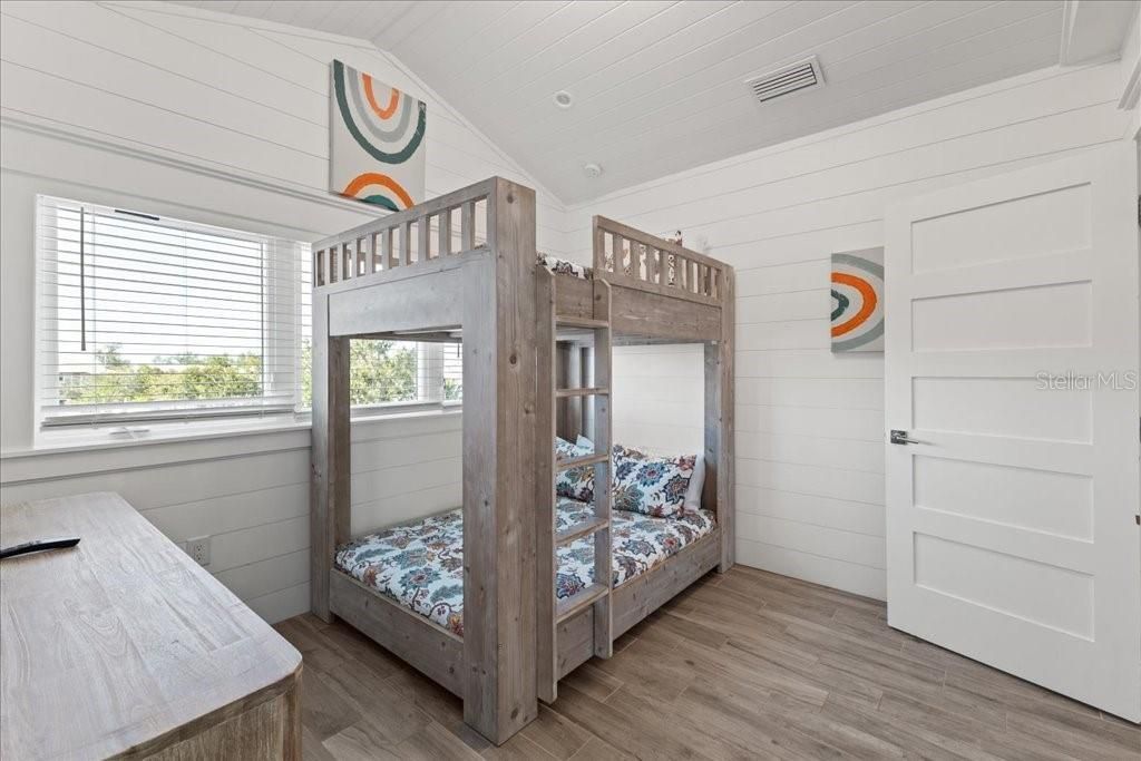 239 S Harbor Drive, Holmes Beach, FL 34217 Photo