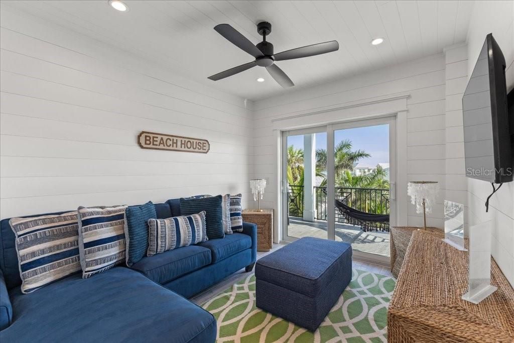239 S Harbor Drive, Holmes Beach, FL 34217 Photo