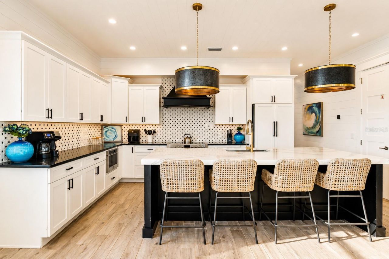239 S Harbor Drive, Holmes Beach, FL 34217 Photo