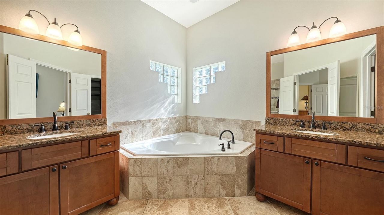 5308 52nd Avenue W, Bradenton, FL 34210 Photo