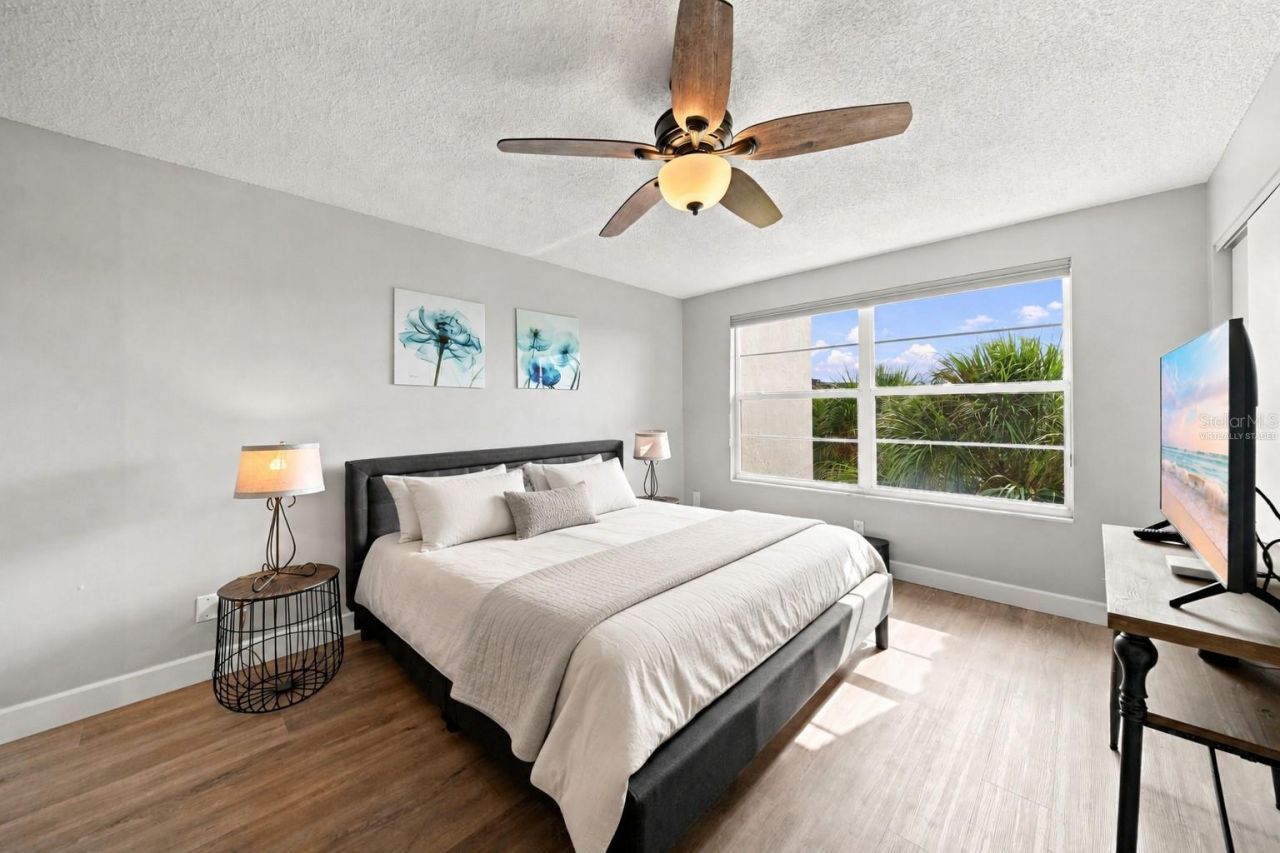 4370 Chatham Drive , Unit 304, Longboat Key, FL 34228 Photo