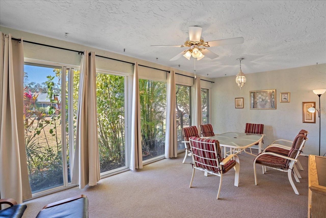 6948 W Country Club Drive N, Unit V-81, Sarasota, FL 34243 Photo
