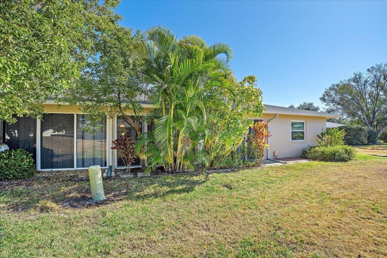 6948 W Country Club Drive N, Unit V-81, Sarasota, FL 34243 Photo
