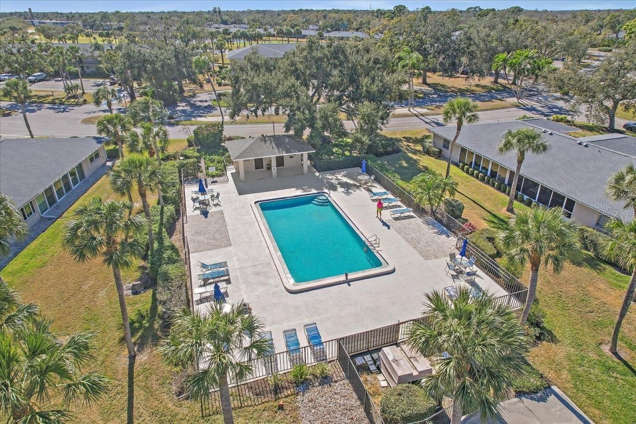 6948 W Country Club Drive N, Unit V-81, Sarasota, FL 34243 Photo