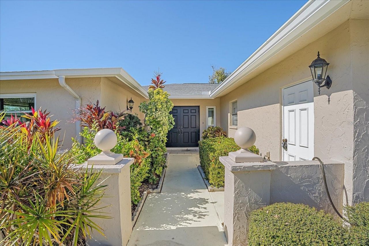 6948 W Country Club Drive N, Unit V-81, Sarasota, FL 34243 Photo