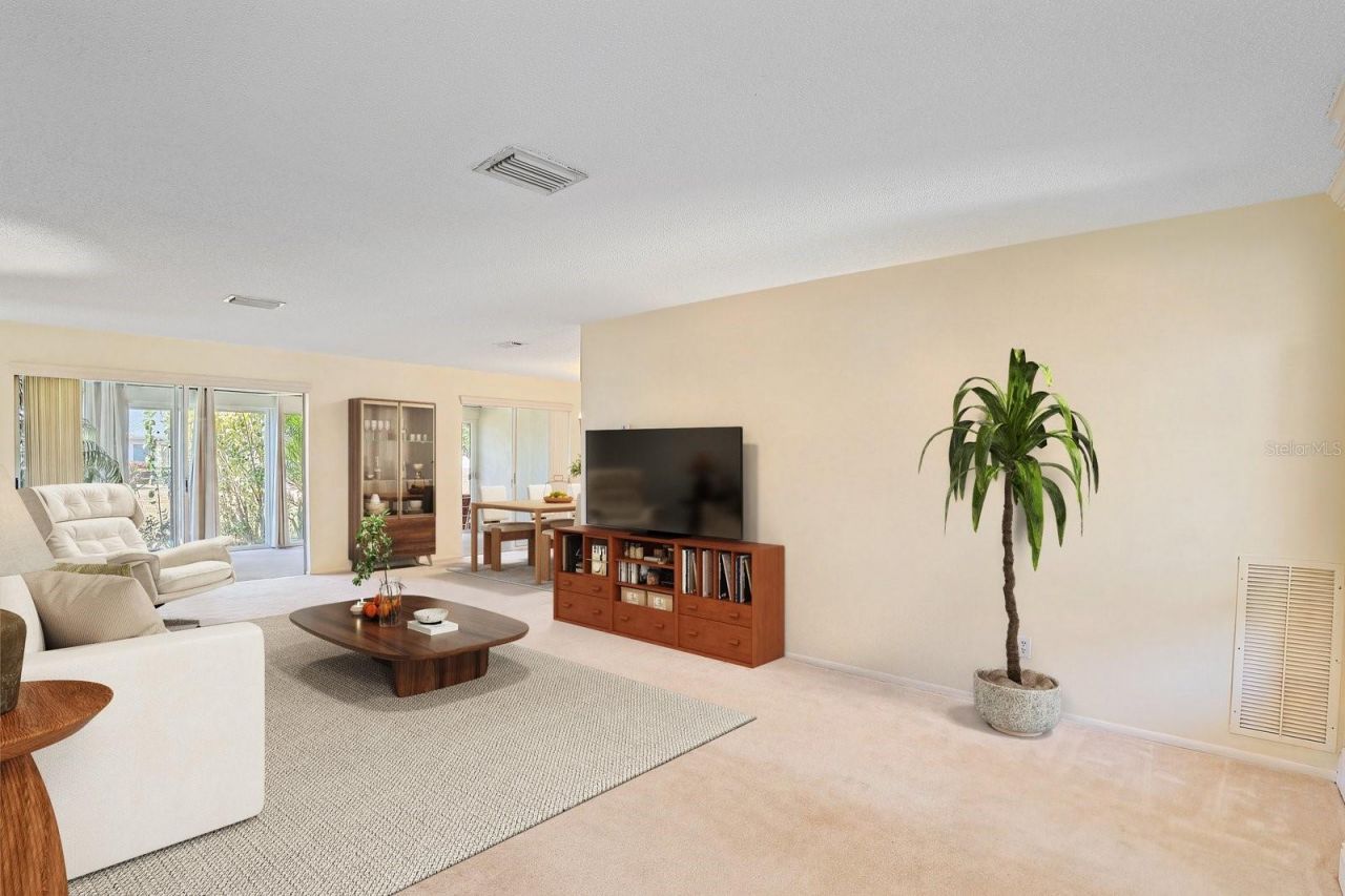 6948 W Country Club Drive N, Unit V-81, Sarasota, FL 34243 Photo