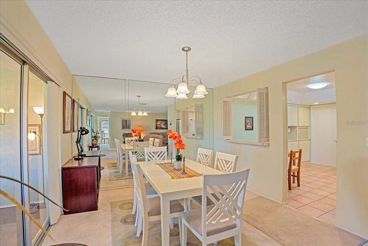 6948 W Country Club Drive N, Unit V-81, Sarasota, FL 34243 Photo