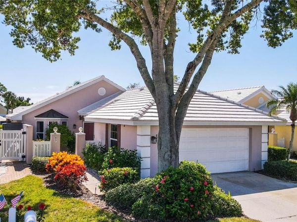 827 HARRINGTON LAKE LANE , Unit 35, VENICE, FL 34293