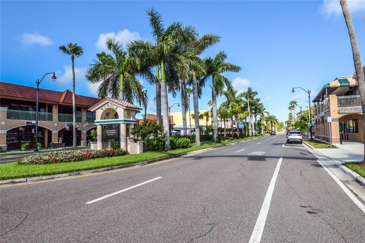827 Harrington Lake Lane, Unit 35, Venice, FL 34293 Photo