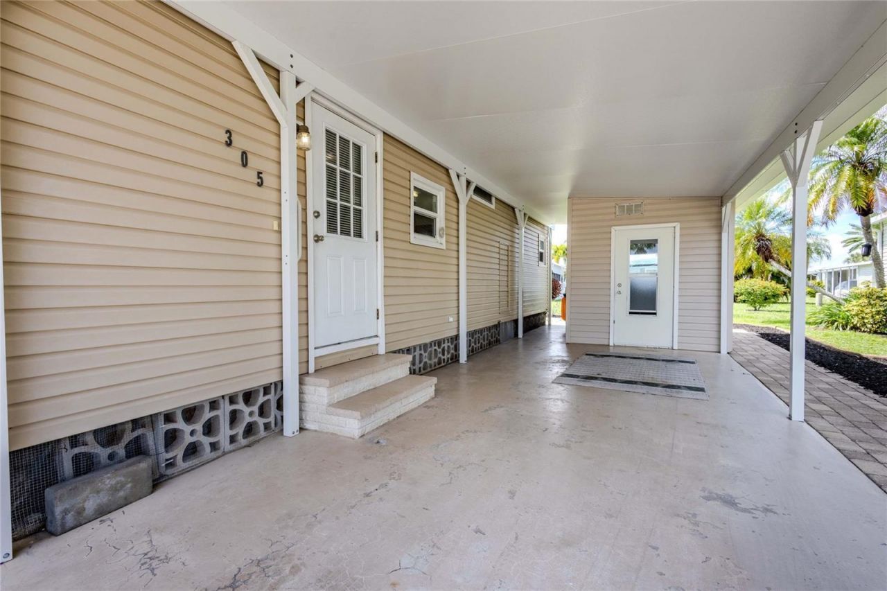 2100 Kings Highway , Unit 305, Punta Gorda, FL 33980 Photo