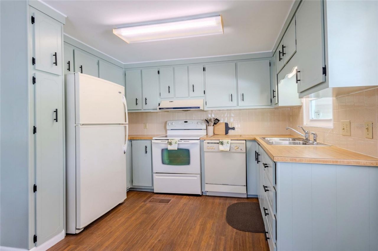 2100 Kings Highway , Unit 305, Punta Gorda, FL 33980 Photo