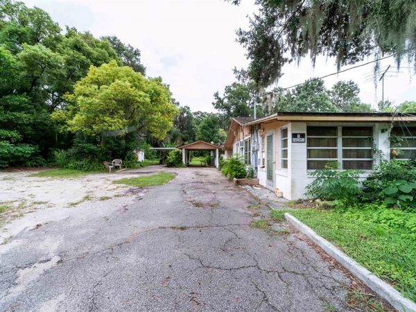2076 OLD NEW YORK AVENUE , DELAND, FL 32720