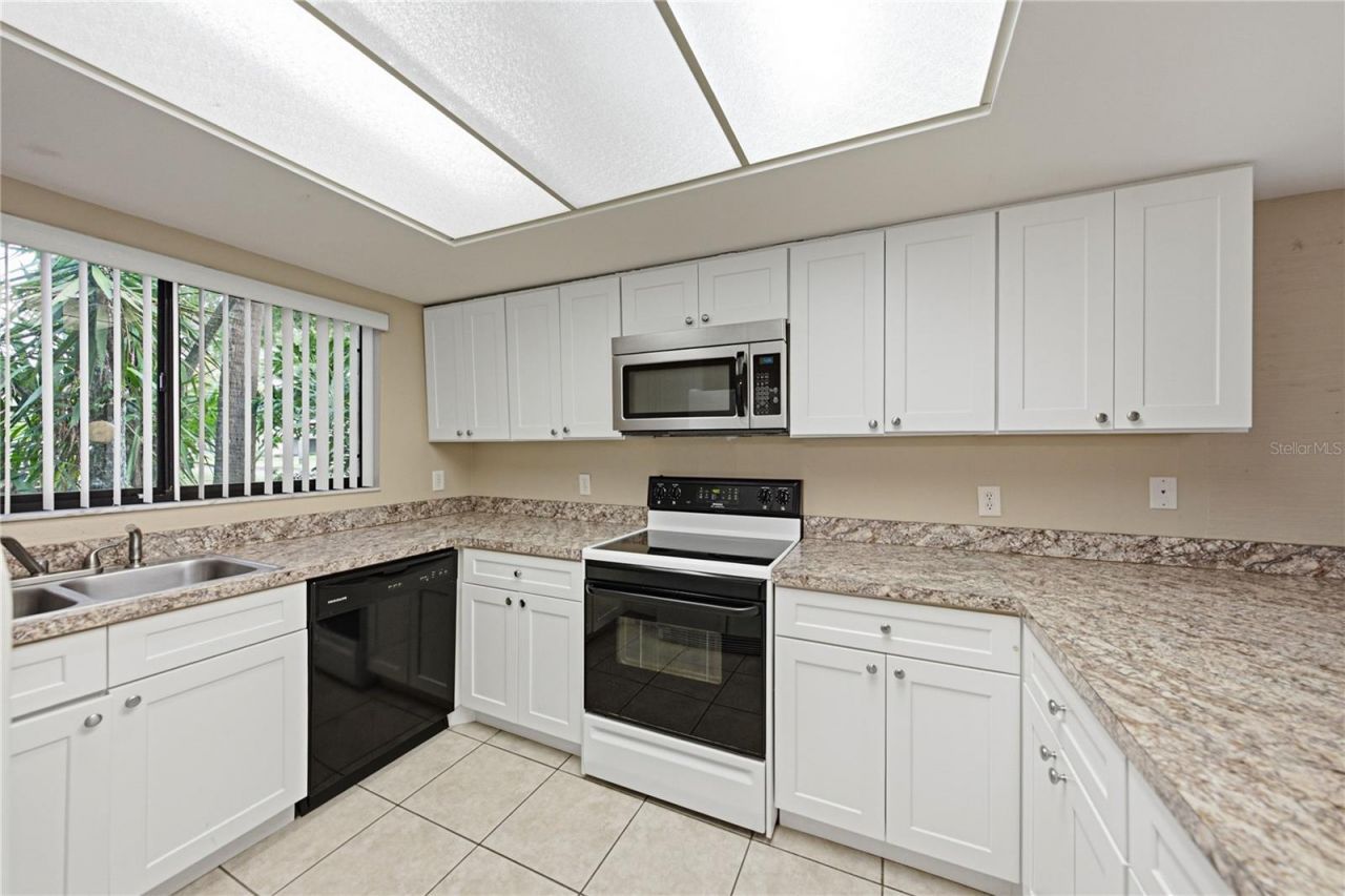 108 Capri Court N, Plant City, FL 33566 Photo
